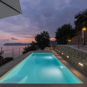 https://la-sterlizia-di-santa-croce.hotelitalianriviera.com