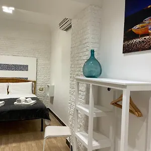 https://turrisi-48-room.palermohotels.org